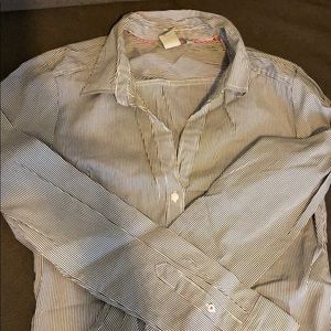 Easy pinstriped Button down